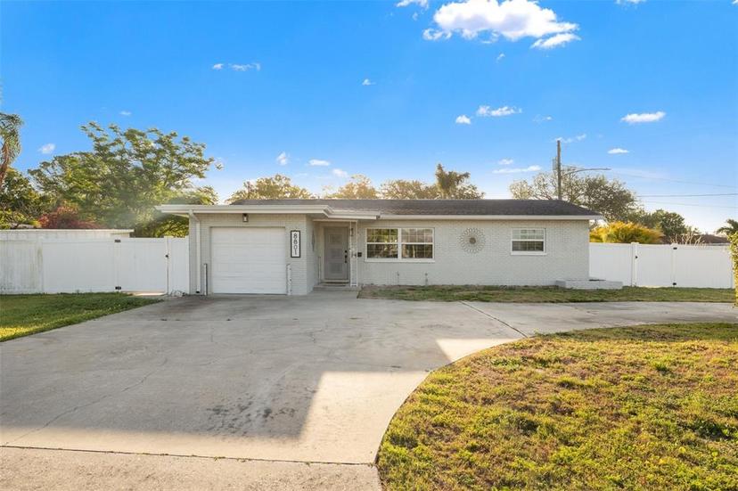 Picture of 8801 Sunlit Cove Drive Ne, St Petersburg FL 33702