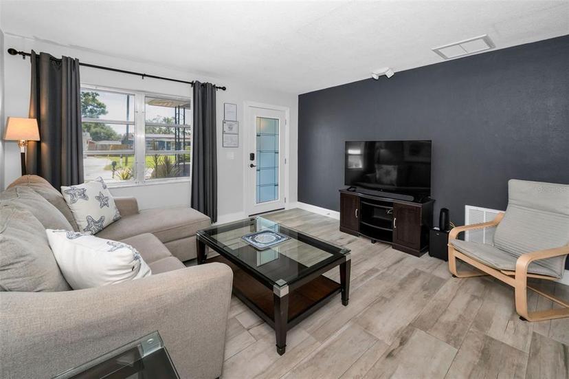 Picture of 1074 Woodbrook Drive S, Largo FL 33770