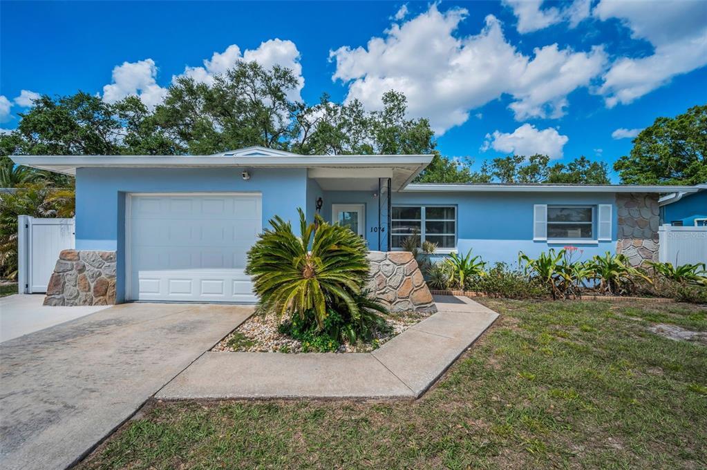 Picture of 1074 Woodbrook Drive S, Largo, FL 33770