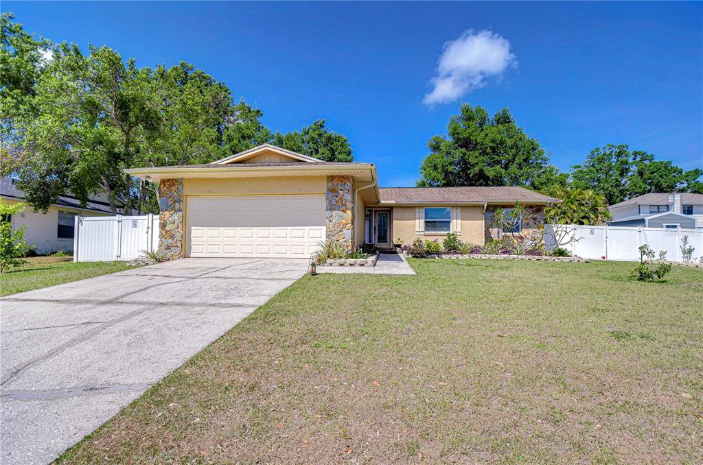 Picture of 910 Black Knight Drive, Valrico, FL 33594
