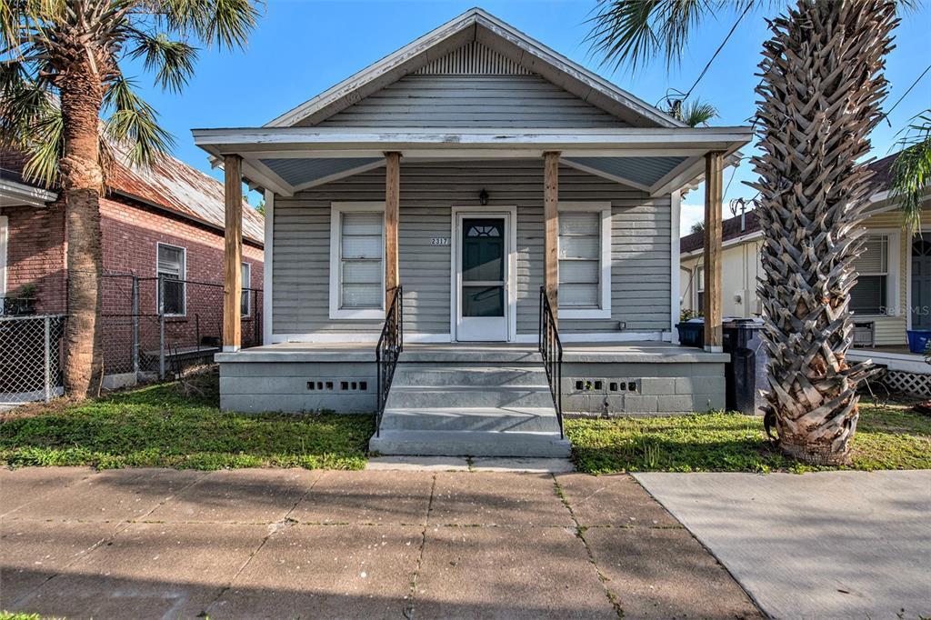 Picture of 2317 W Chestnut Street, Tampa, FL 33607