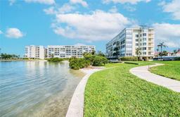 Picture of 7872 Sailboat Key Boulevard S Unit 404, South Pasadena, FL 33707