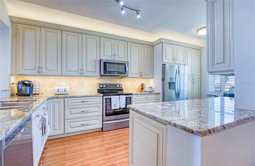 Picture of 7872 Sailboat Key Boulevard S Unit 404, South Pasadena FL 33707