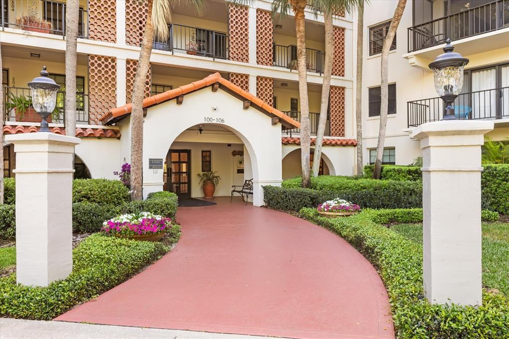 Picture of 100 S Interlachen Avenue Unit 107F, Winter Park, FL 32789