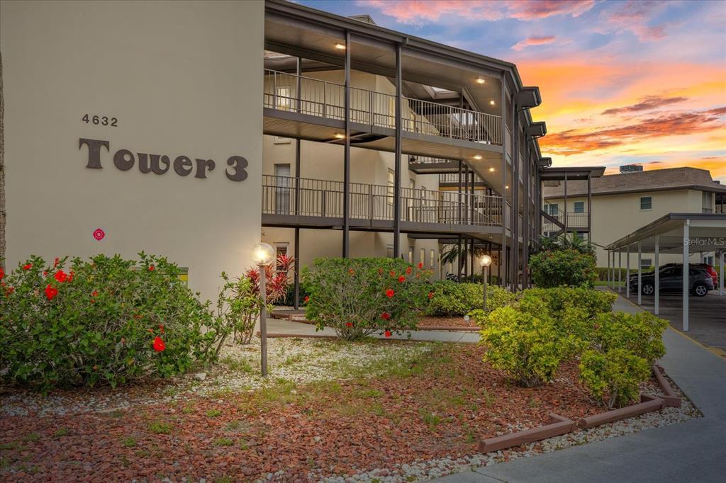 Picture of 4632 Marine Parkway Unit 201, New Port Richey, FL 34652