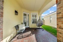 Picture of 10602 Rochester Way, Tampa, FL 33626