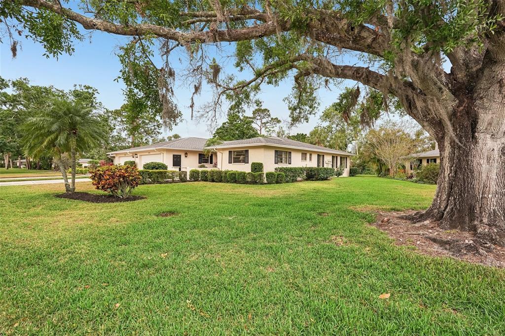 Picture of 7094 Fairway Bend Circle Unit 7094, Sarasota, FL 34243