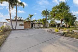 Picture of 504 Driftwood Drive E, Palm Harbor, FL 34683
