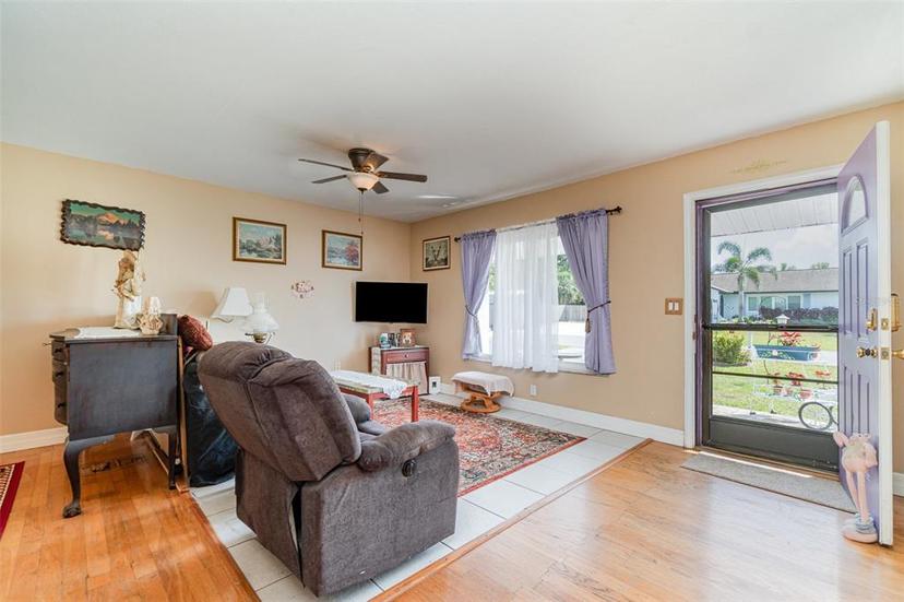 Picture of 402 Cicero Street Nw, Port Charlotte FL 33948
