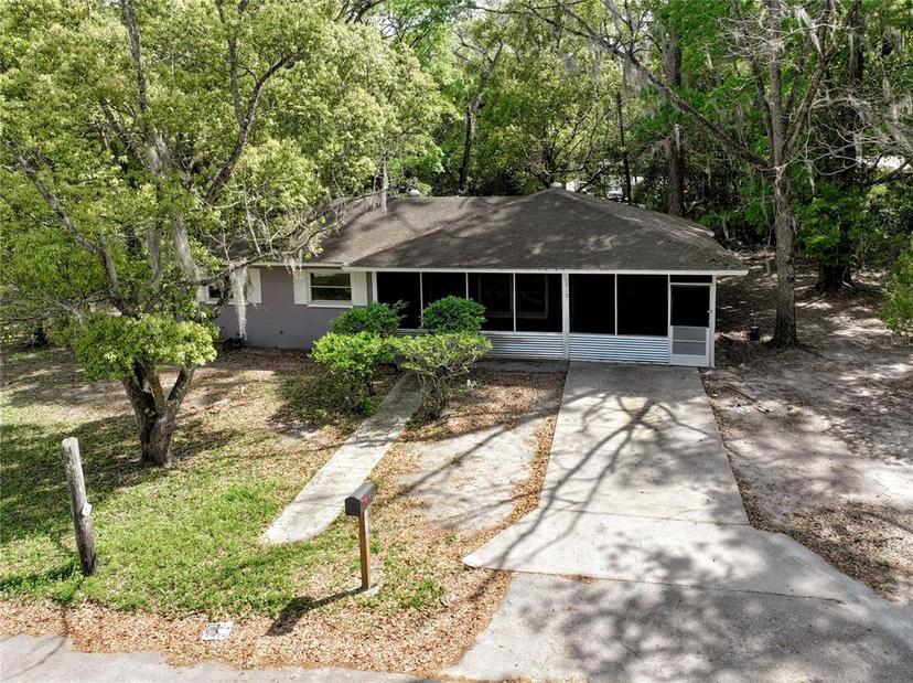 Picture of 1715 NE 6Th Place, Gainesville FL 32641