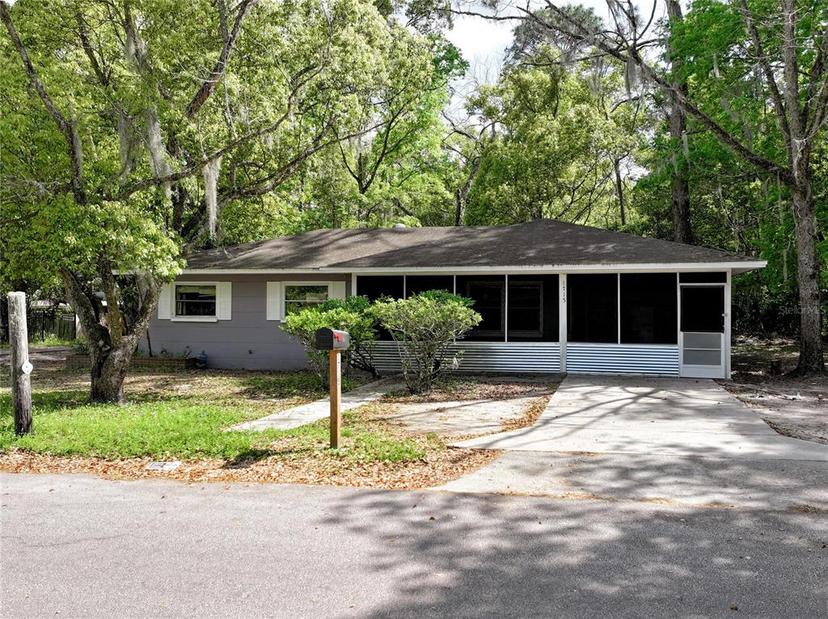 Picture of 1715 NE 6Th Place, Gainesville FL 32641