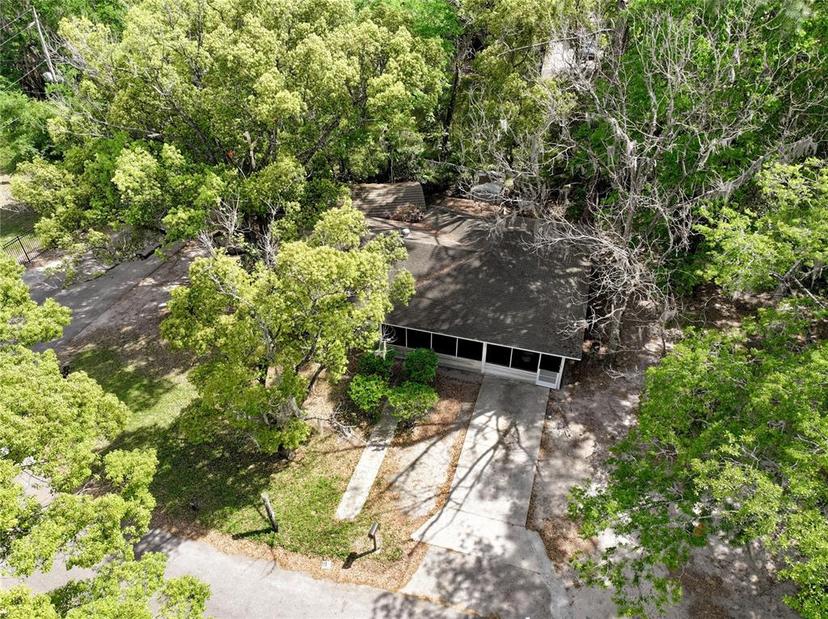Picture of 1715 NE 6Th Place, Gainesville FL 32641