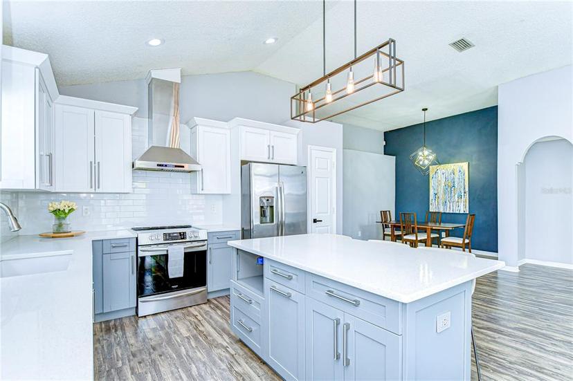 Picture of 13407 Sunvale Place, Tampa FL 33626