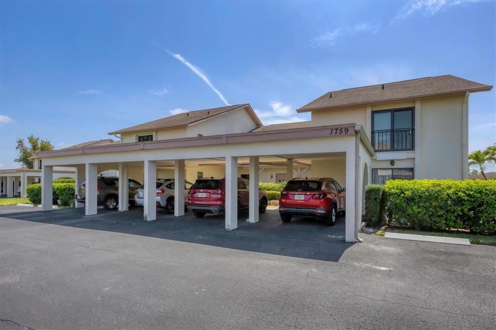 Picture of 1759 Lake Place Unit 1759-B, Venice, FL 34293
