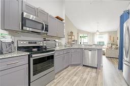 Picture of 550 Cranes Way Unit 216, Altamonte Springs, FL 32701