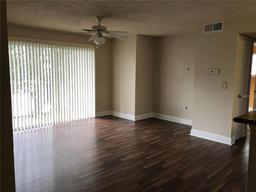 Picture of 10114 Winsford Oak Boulevard Unit 517, Tampa, FL 33624