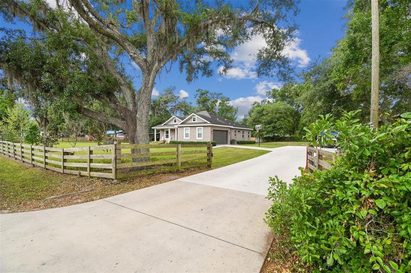 Picture of 4819 Cooper Road, Plant City FL 33565