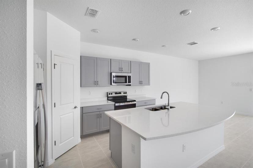 Picture of 170 River Front Way, Edgewater FL 32141