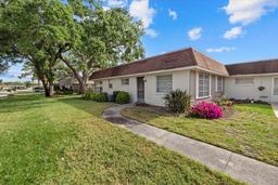 Picture of 1343 Glendale Circle W Unit 216, Sarasota, FL 34232
