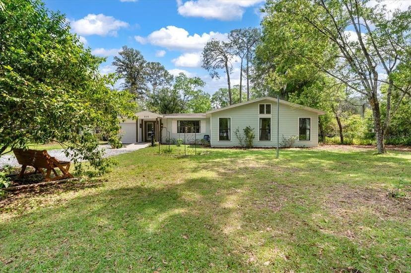 Picture of 805 NE 10Th Place, Gainesville FL 32601