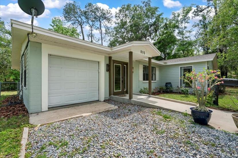 Picture of 805 NE 10Th Place, Gainesville FL 32601