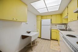Picture of 612 Bird Bay Drive S Unit 302, Venice, FL 34285