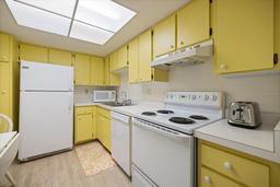 Picture of 612 Bird Bay Drive S Unit 302, Venice, FL 34285