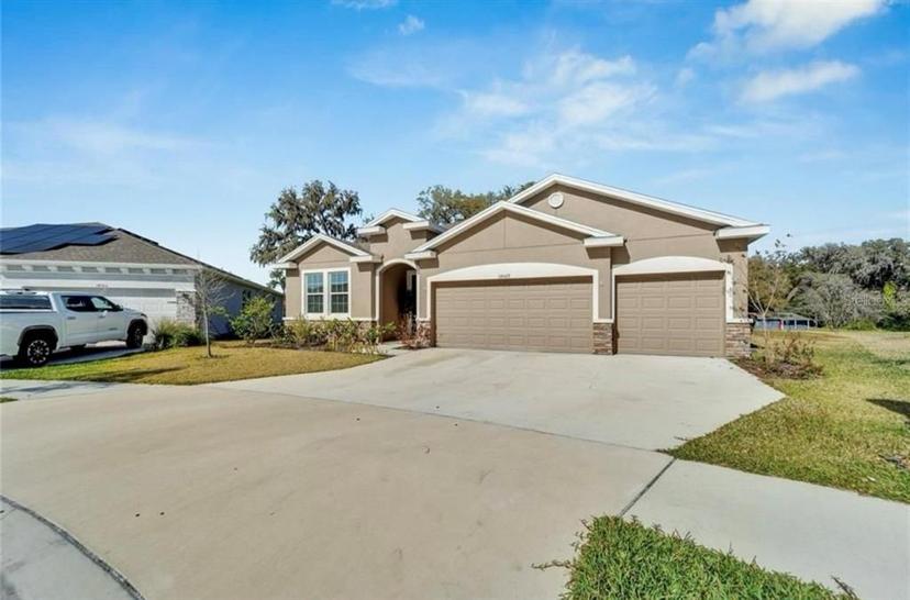 Picture of 14069 Wineberry Drive, Dade City FL 33525