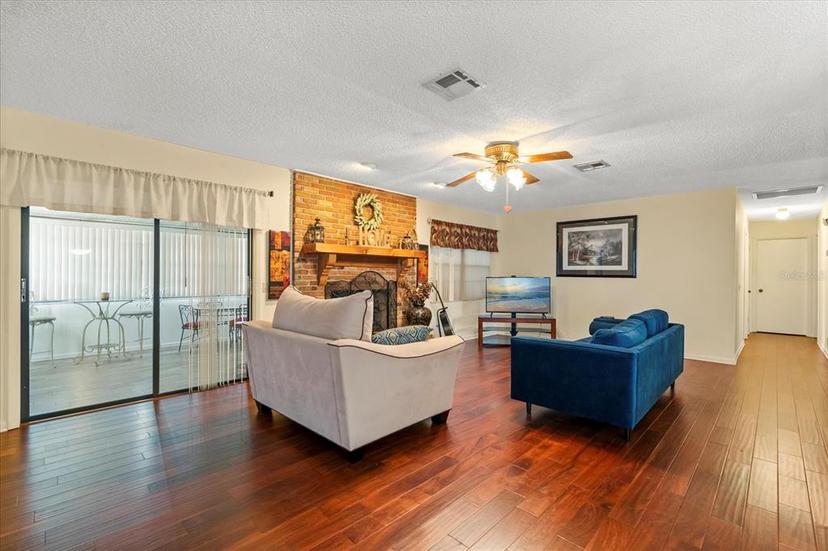 Picture of 910 E Heron Circle, Winter Haven FL 33884