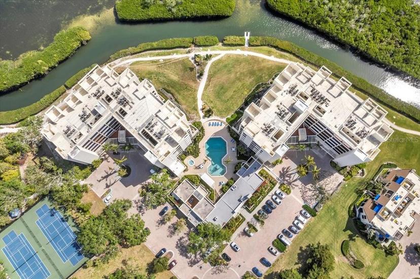 Picture of 2016 Harbourside Drive Unit 332, Longboat Key FL 34228