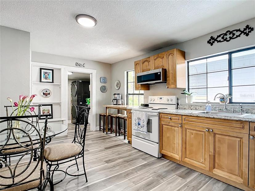 Picture of 2425 Auburn Street S, St Petersburg FL 33712