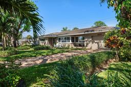 Picture of 7909 Garden Drive N, St Petersburg, FL 33710