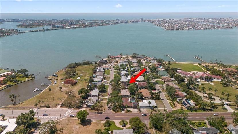 Picture of 7909 Garden Drive N, St Petersburg FL 33710