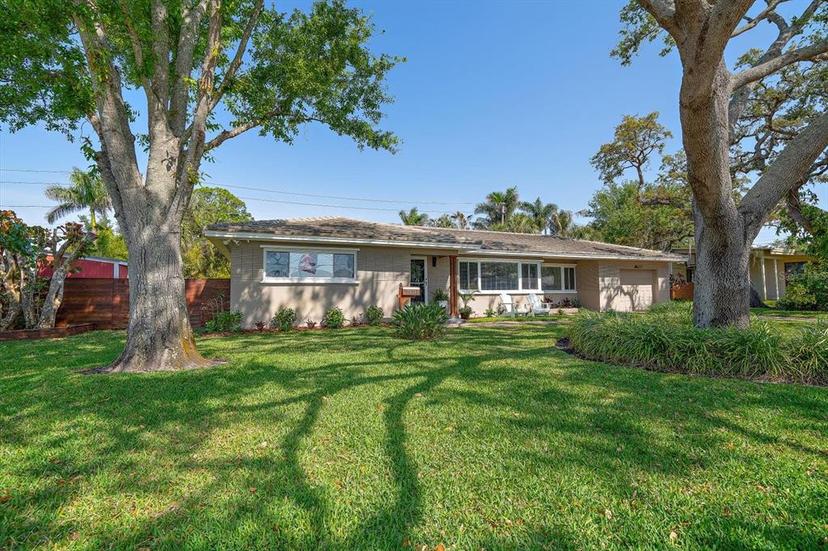 Picture of 7909 Garden Drive N, St Petersburg FL 33710