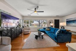 Picture of 7909 Garden Drive N, St Petersburg, FL 33710