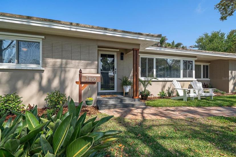Picture of 7909 Garden Drive N, St Petersburg FL 33710