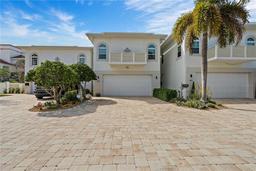 Picture of 830 Pinellas Bayway S, St Petersburg, FL 33715