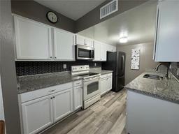 Picture of 1001 Plantation Drive Unit A2, Kissimmee, FL 34741