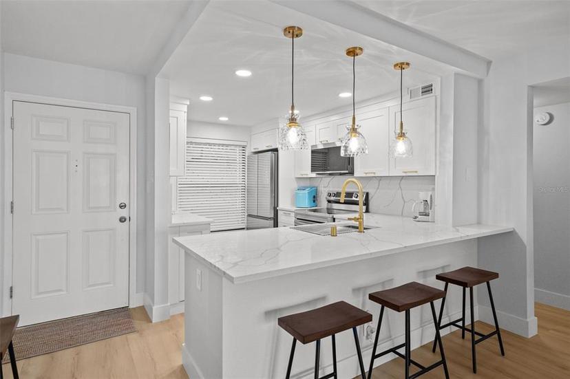 Picture of 6051 Sun Boulevard Unit 111, St Petersburg FL 33715