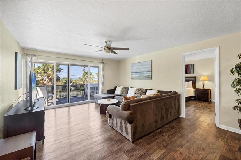 Picture of 625 Beach Road Unit 207, Sarasota FL 34242