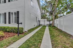 Picture of 613 Daniels Avenue, Orlando, FL 32801