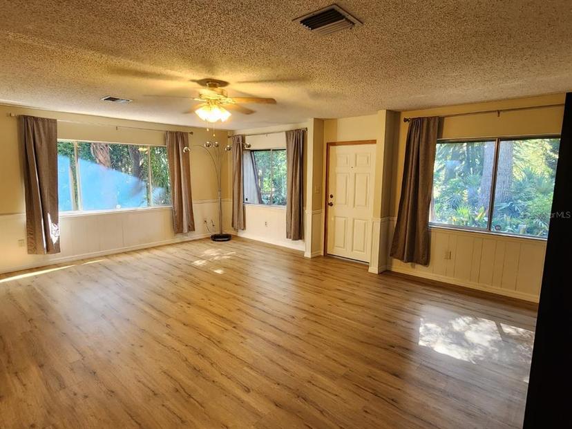 Picture of 10927 N Boulevard, Tampa FL 33612