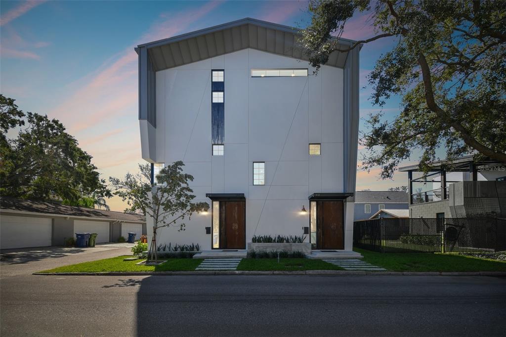 Picture of 1312 W Azeele Street Unit 2, Tampa, FL 33606