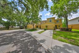 Picture of 10933 Kensington Park Avenue, Riverview, FL 33578