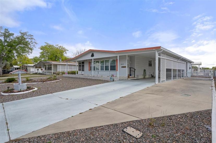 Picture of 16203 Brookridge Boulevard, Brooksville FL 34613