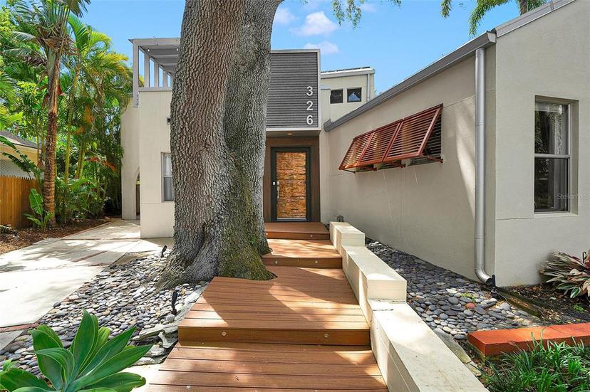 Picture of 326 16Th Avenue Ne, St Petersburg FL 33704