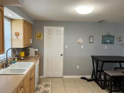 Picture of 705 Crestview Circle Nw, Port Charlotte, FL 33948