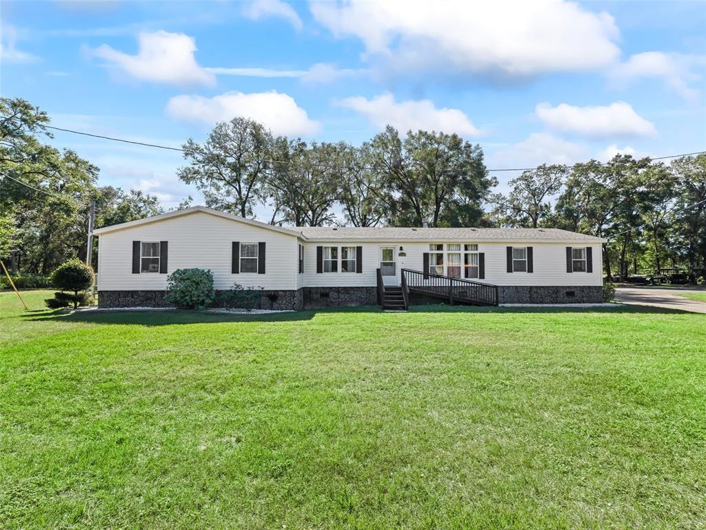 Picture of 15680 SE 171St Lane, Weirsdale, FL 32195