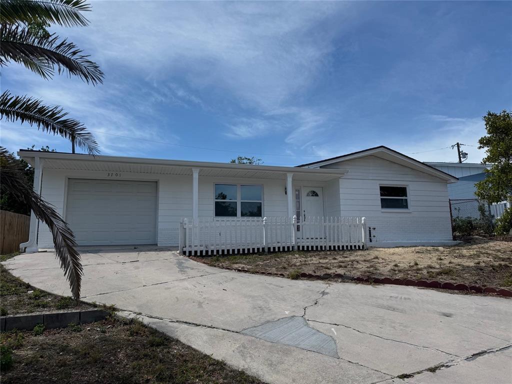 Picture of 3701 Oakhurst Drive, Holiday, FL 34691