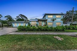 Picture of 4153 Camino Real, Sarasota, FL 34231